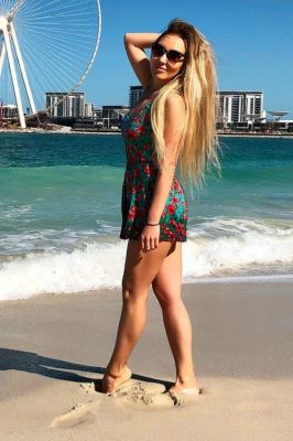 Enjoy private escort service from Manon