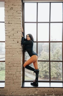 Lesbian female service from Wilhelmina 24 7