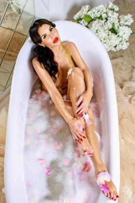 One of the best escorts Doha has to offer — Francesca on SexoDoha.com