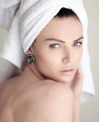 Qatar hooker Makayla for sex for QAR 2000