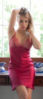 Cheap female escort for sex and OWO: from QAR 1500 