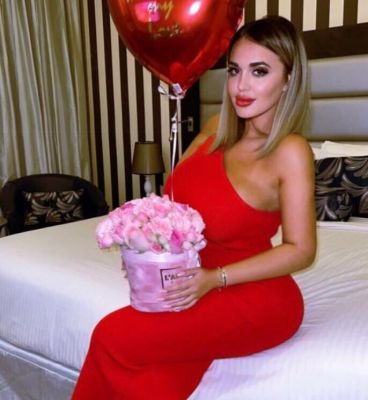 Professional escort from lesbian hooker Makinsey