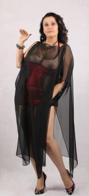 Hot Doha girl Cecilia sucks for QAR 1500