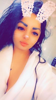 Beautiful escort elite girl Gia will be your perfect company in Qatar