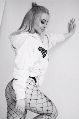 Arab escort in Doha is waiting for your call at +974 30 285 606