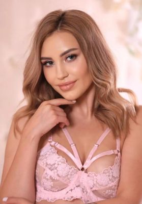 Busty escort in Doha: Alla works 24 round the clock