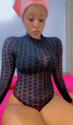 Hot Doha girl Sneha sucks for QAR 500