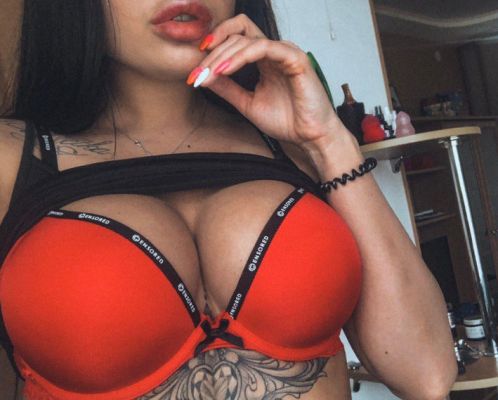 Sexy Doha girl Julia is ready for sex