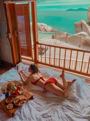  Sara escorts local men and tourists in Doha