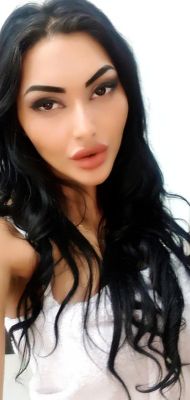 Lebanese Hottie - italian escort based in Doha