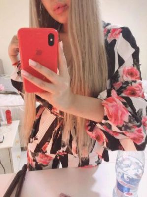 Cheap female escort for sex and OWO: from QAR 400 