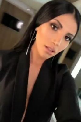 Doha happy massage from hot Linda (22 y.o.)