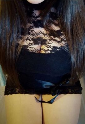 Cheap outcall escort Layla 25 Moroccan will visit you in Doha for sex