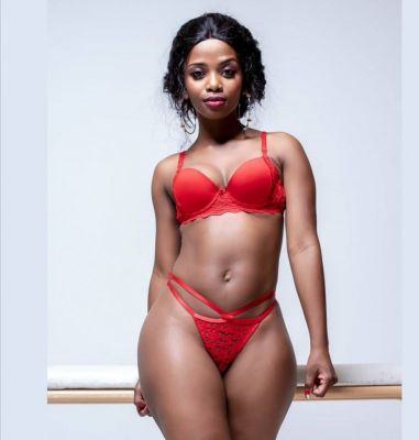 Cheap girl Aisha offers full service at a low price, from QAR 1500/hr