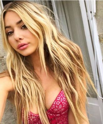 Russian escort in Doha (QAR 2200 an hour)