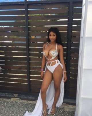 Latex woman Nico for BDSM dating