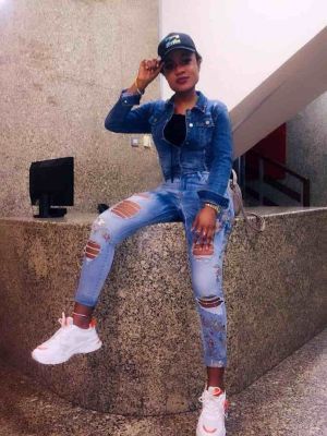 Doha massage girl Julian, 154 cm, 52 kg