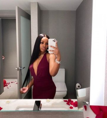 Cheap independent escort Sophia charges QAR 1500/hr