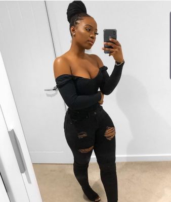 Visit Doha incall escort Amelia  for an hour or two (1 hour QAR 1500)