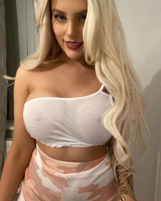 BDSM dating with a sexy mistress in Doha: Gina 