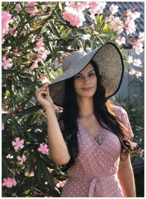 Enjoy BDSM massage from hot Madina in Qatar