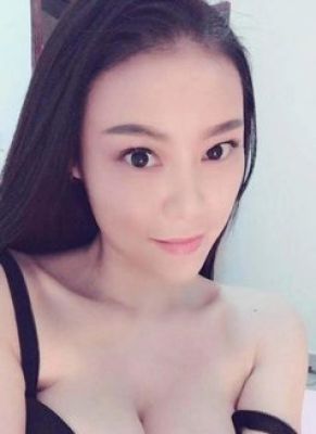 24 hour escort Jenny in Doha is waiting for a call