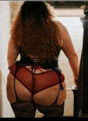 Doha mature escort Scarlet (age: 27, weight: 92)