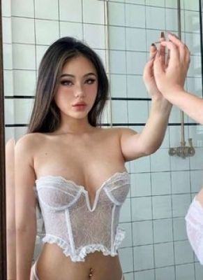 Professional escort from lesbian hooker Lisa