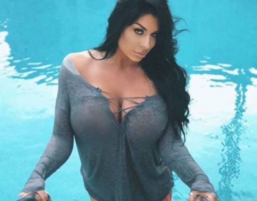 Lesbian hooker Debra works 24 hours