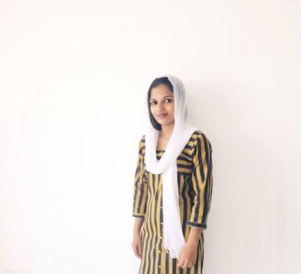 Doha site escort Riya iyer is available online