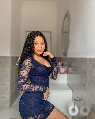 Sex dating with Qatar prostitute (QAR 2000 per hour)