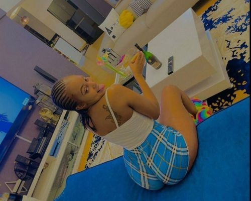 Professional escort from lesbian hooker Lina